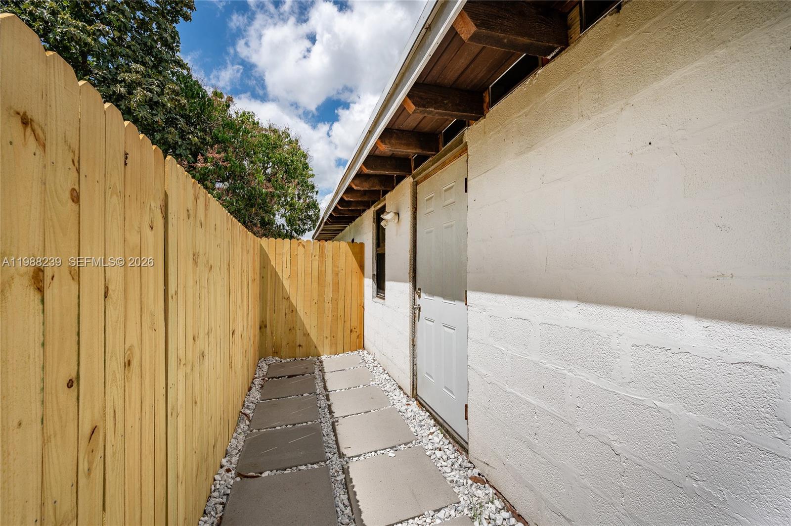 FAIRWAY ESTATES SEC 7 - Residential Lease