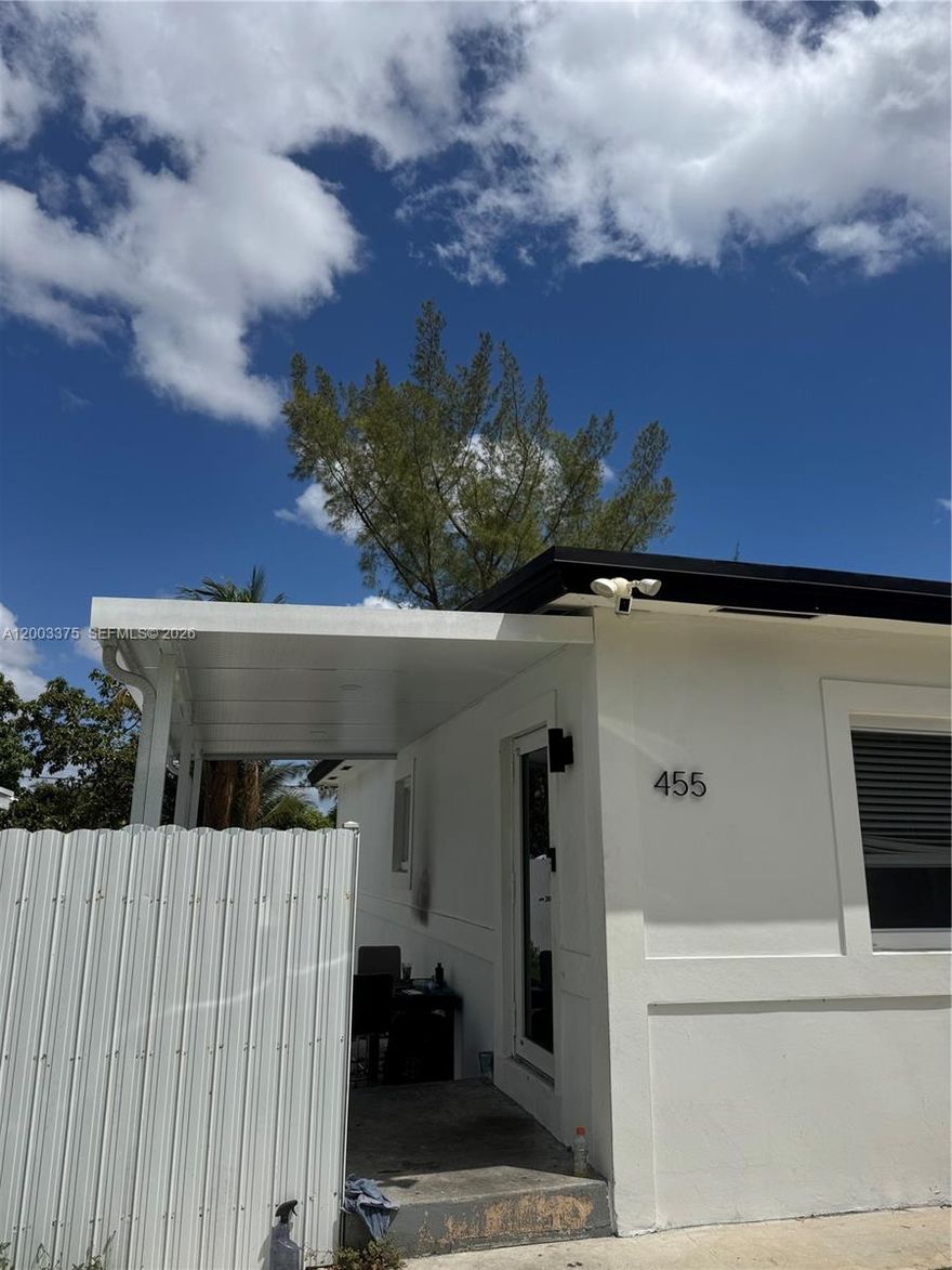 Located in the North Miami area, this property offers a great opportunity for both homeowners and investors. Featuring 2 bd / 1 ba plus a spacious Florida room, ideal for a family area, home office, or additional living space.
The home has been remodeled and offers approximately 1,280 sq ft of living area, situated on a 7,920 sq ft lot, providing ample outdoor space. It also includes a storage/shed, adding extra convenience.
Conveniently located near major highways, shopping centers, schools, and more.