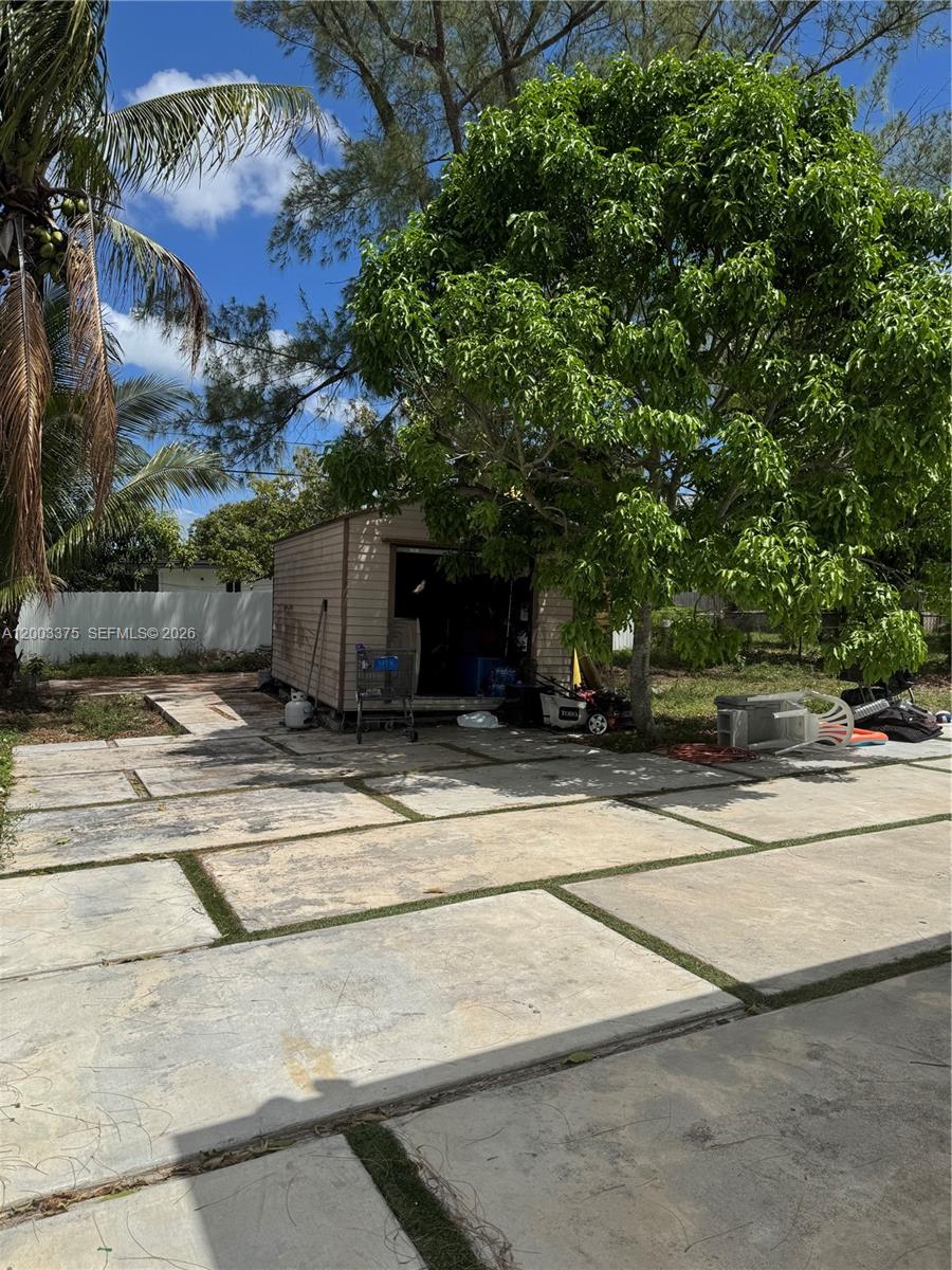 RIVERA MANOR - Residential