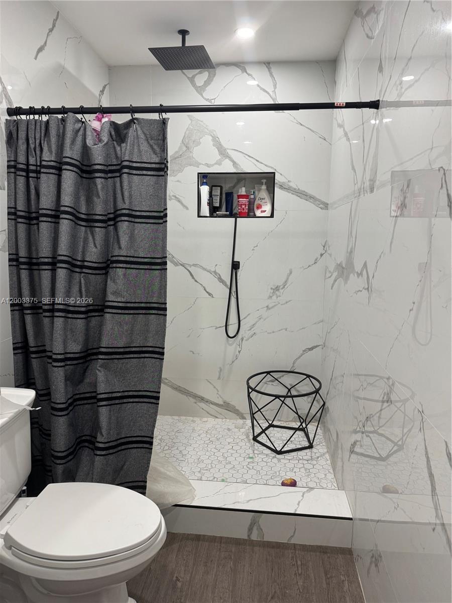 RIVERA MANOR - Residential