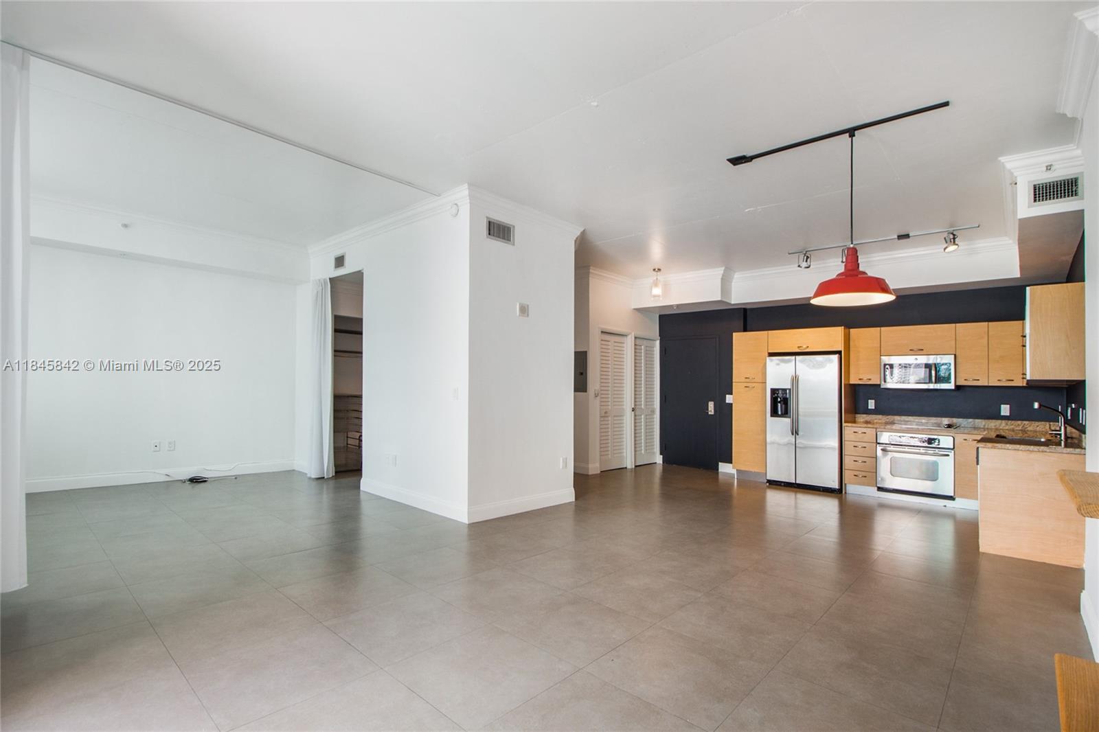 2275 Biscayne Blvd 806