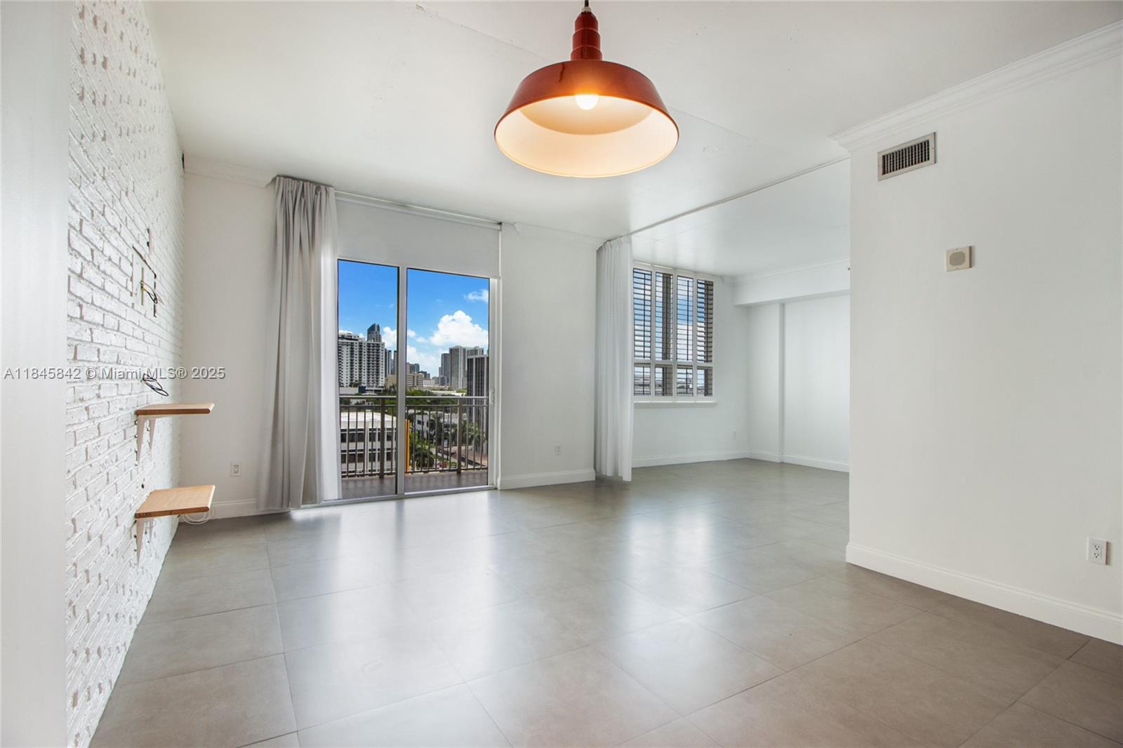 2275 Biscayne Blvd 806