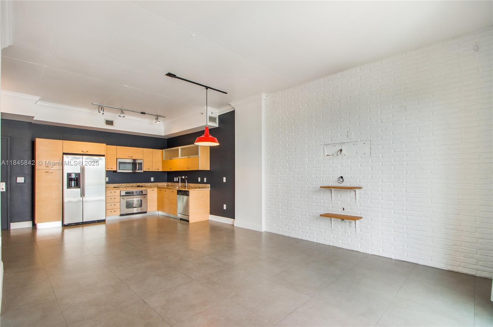 2275 Biscayne Blvd 806
