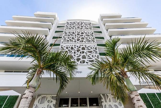 9261 E Bay Harbor Dr 402