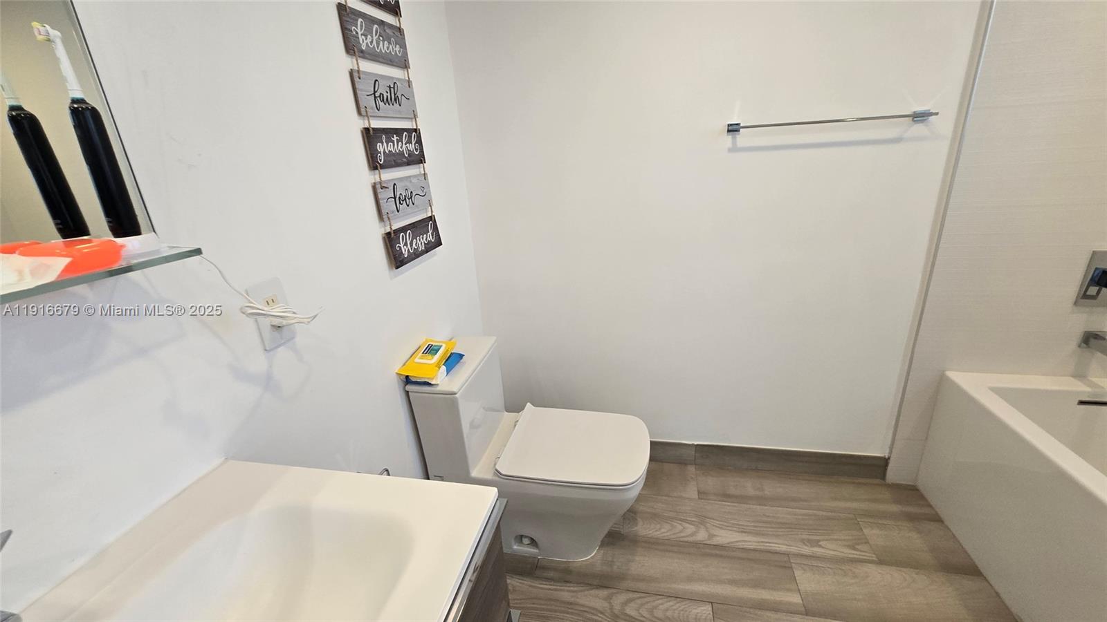 THE IVORY RESIDENCE CONDO - Residential Lease