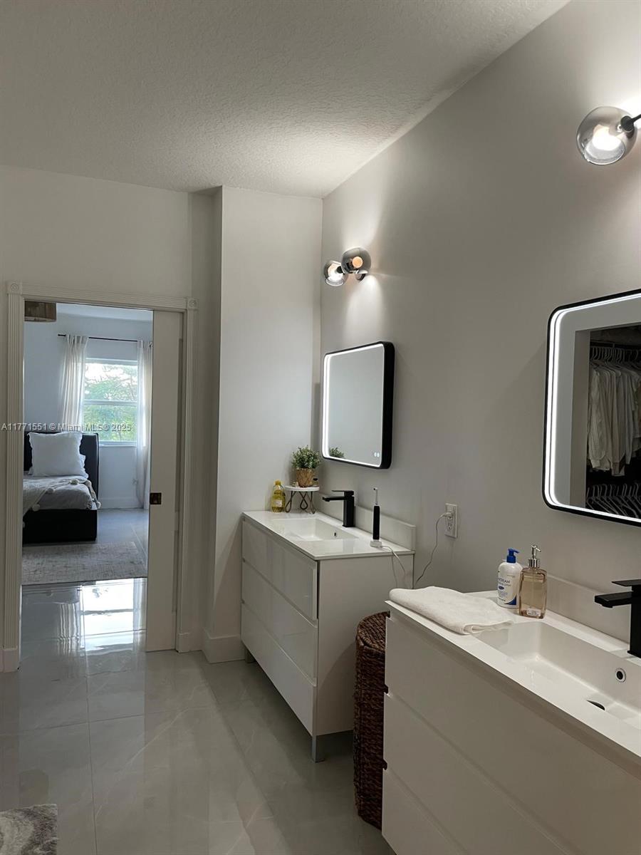 CAPTIVA CONDO B - Residential