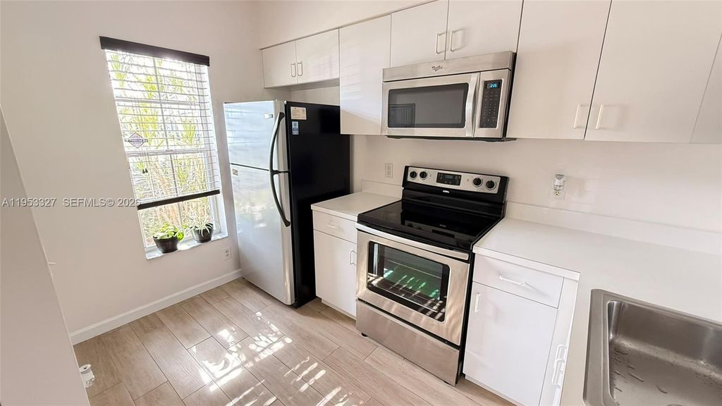 Photo of 16727 Hemingway Dr, Weston, FL 33326 (MLS # A11953327)