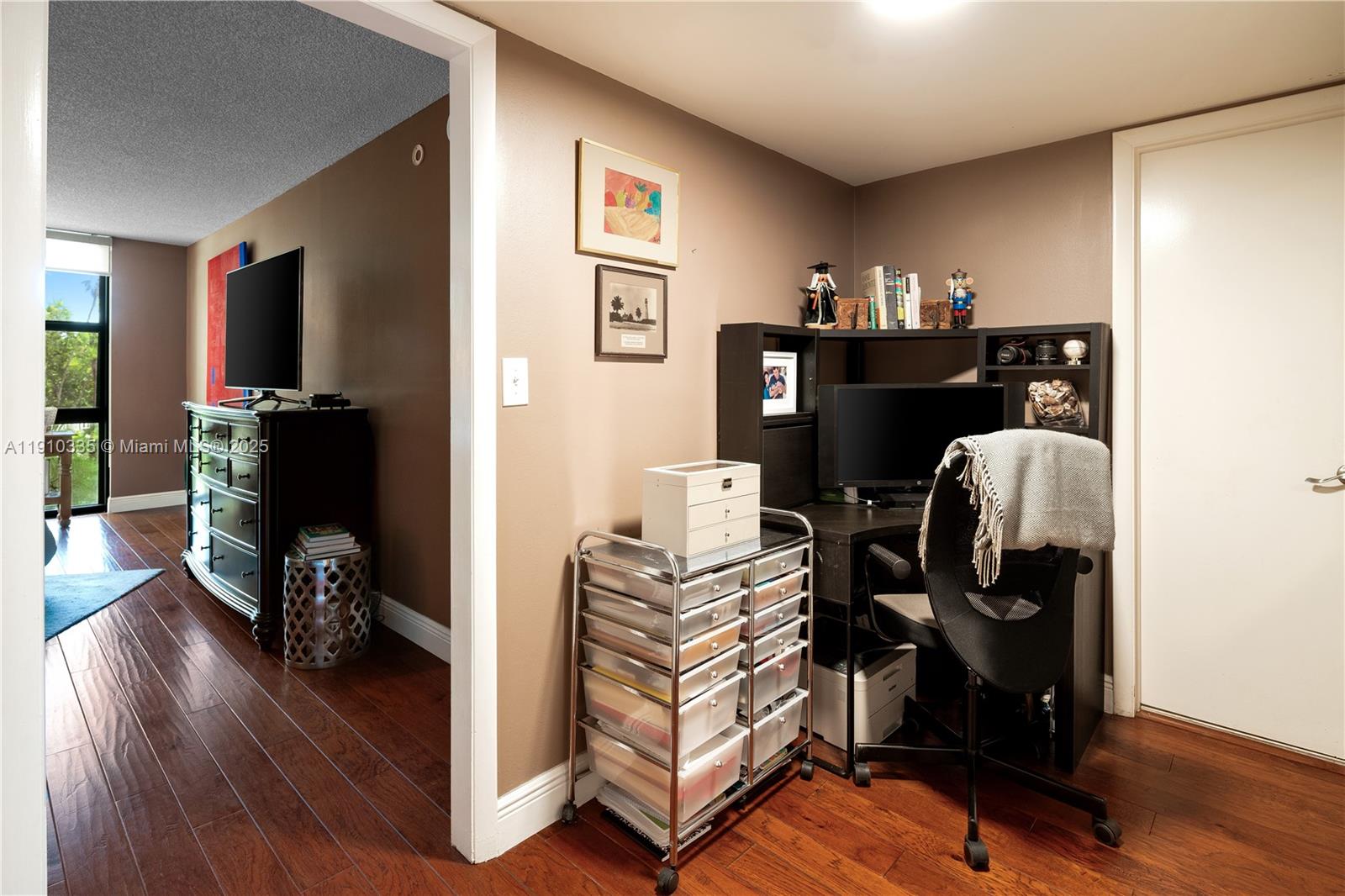 TOWERS OF KEY BISCAYNE CO - Residential