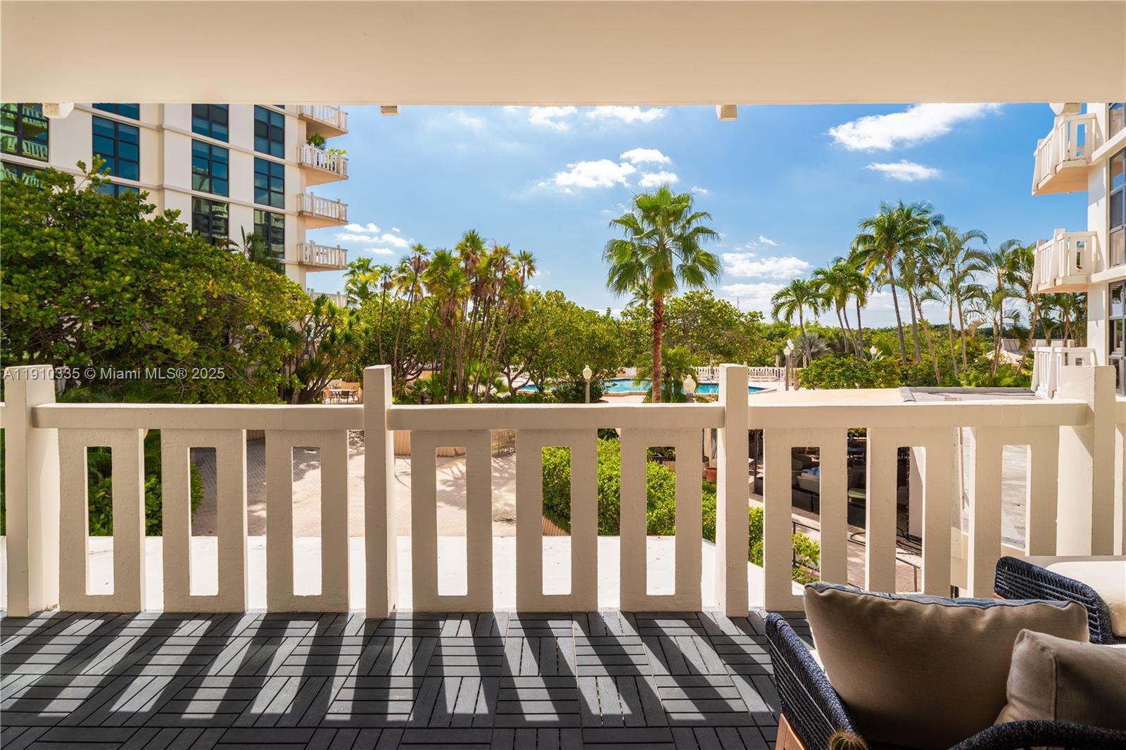 TOWERS OF KEY BISCAYNE CO - Residential