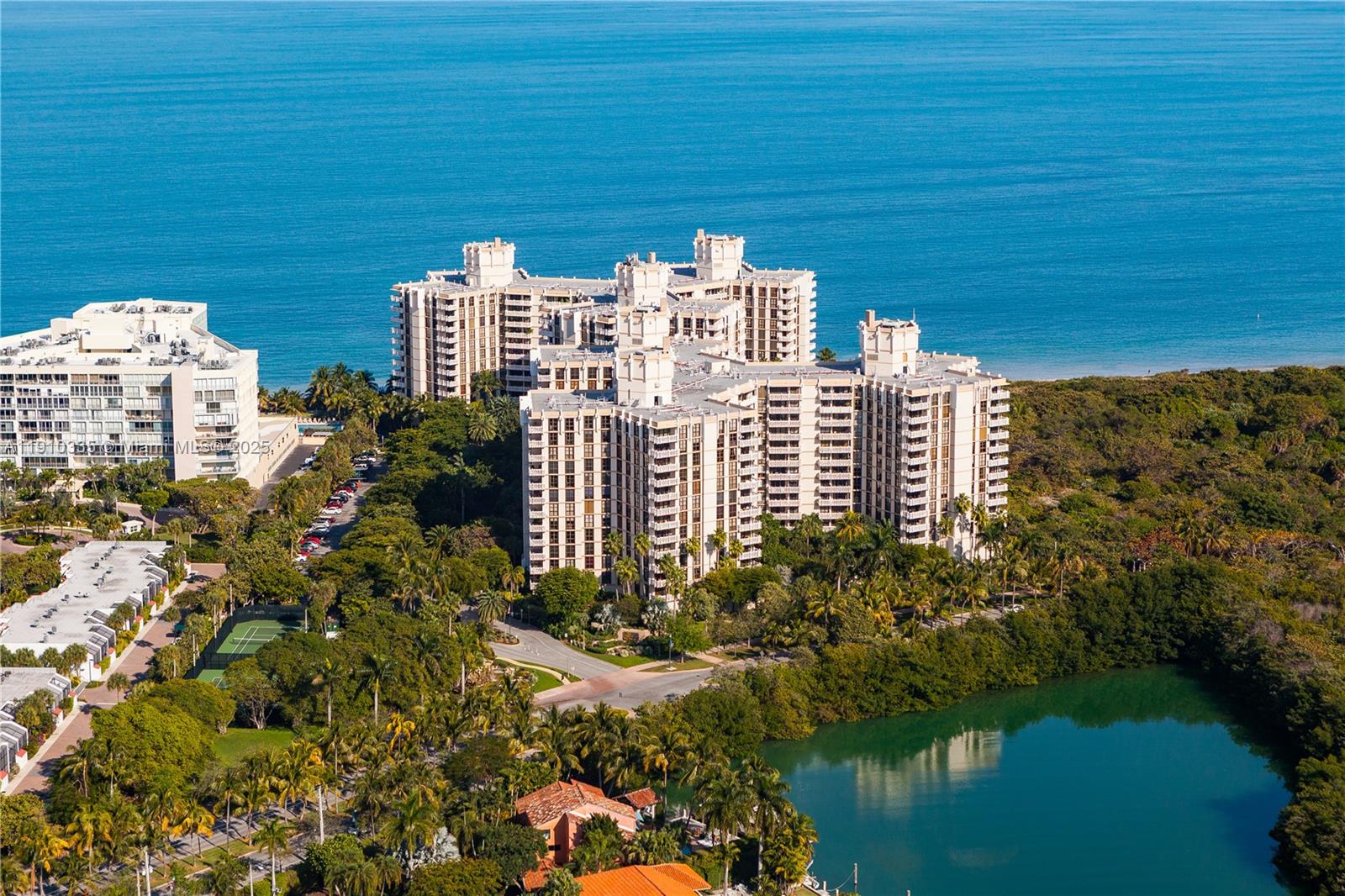 TOWERS OF KEY BISCAYNE CO - Residential