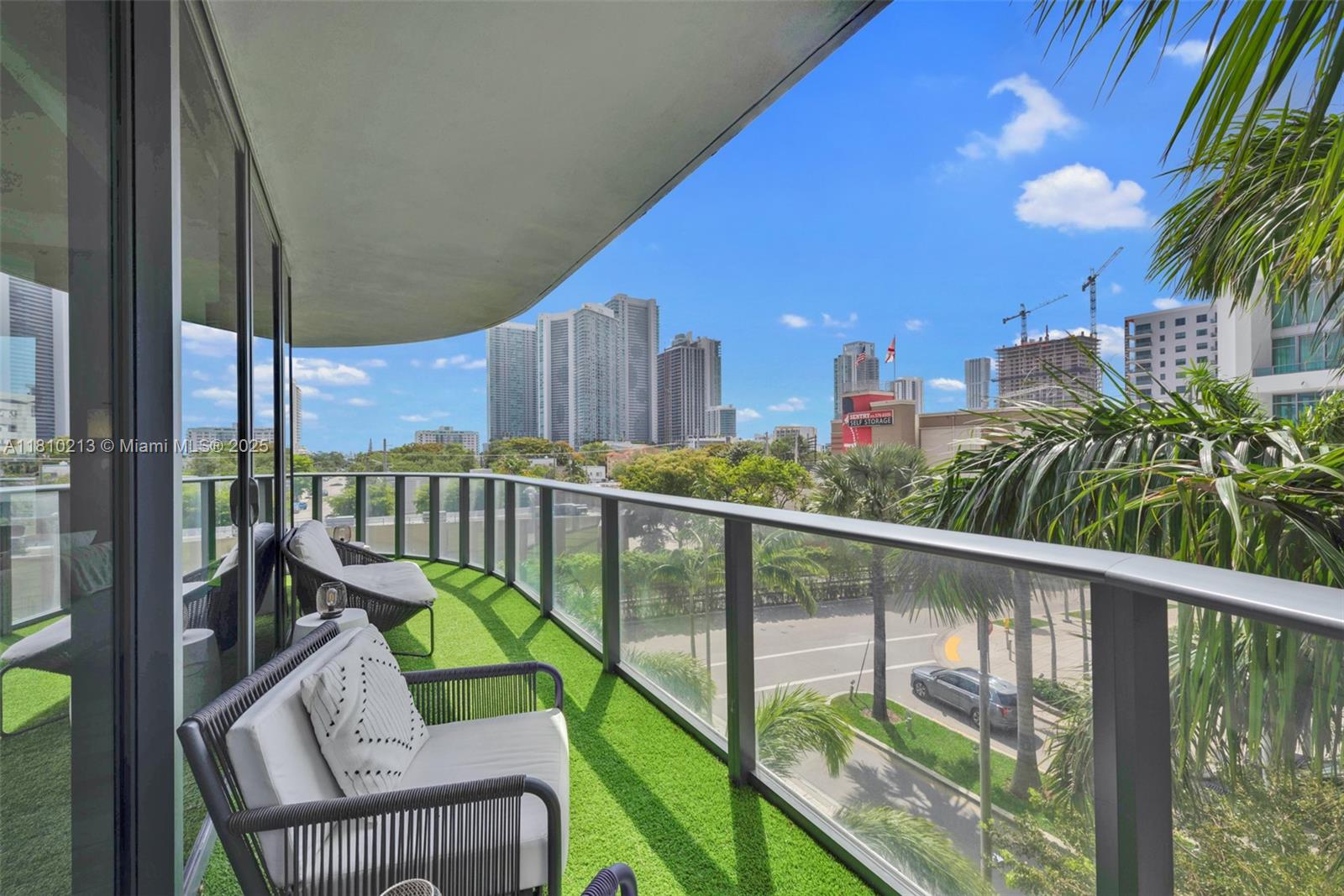 121 Ne 34th St L304, Miami, Broward County, Florida - 2 Bedrooms  
2 Bathrooms - 