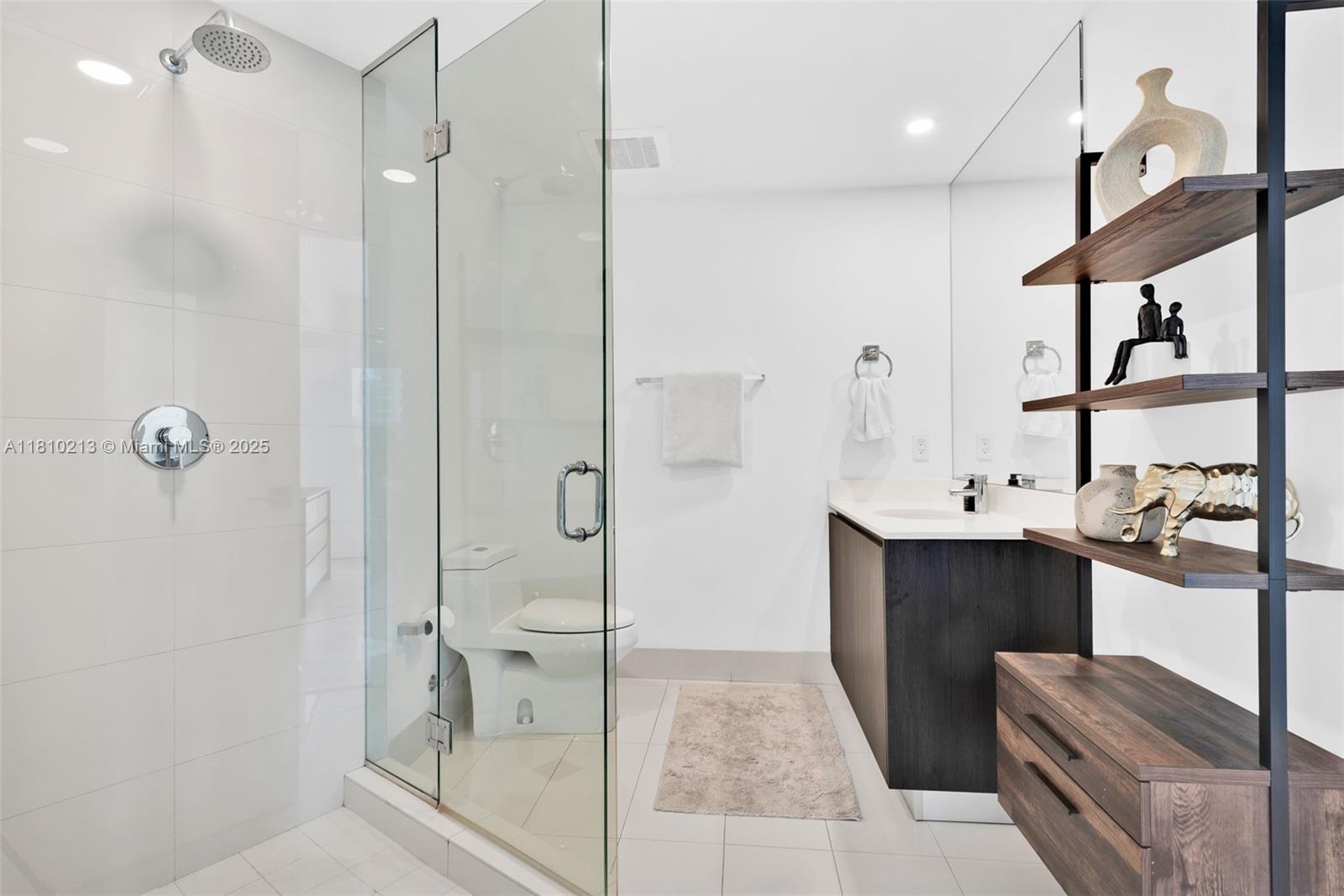 3401 MIDTOWN CONDO - Residential Lease