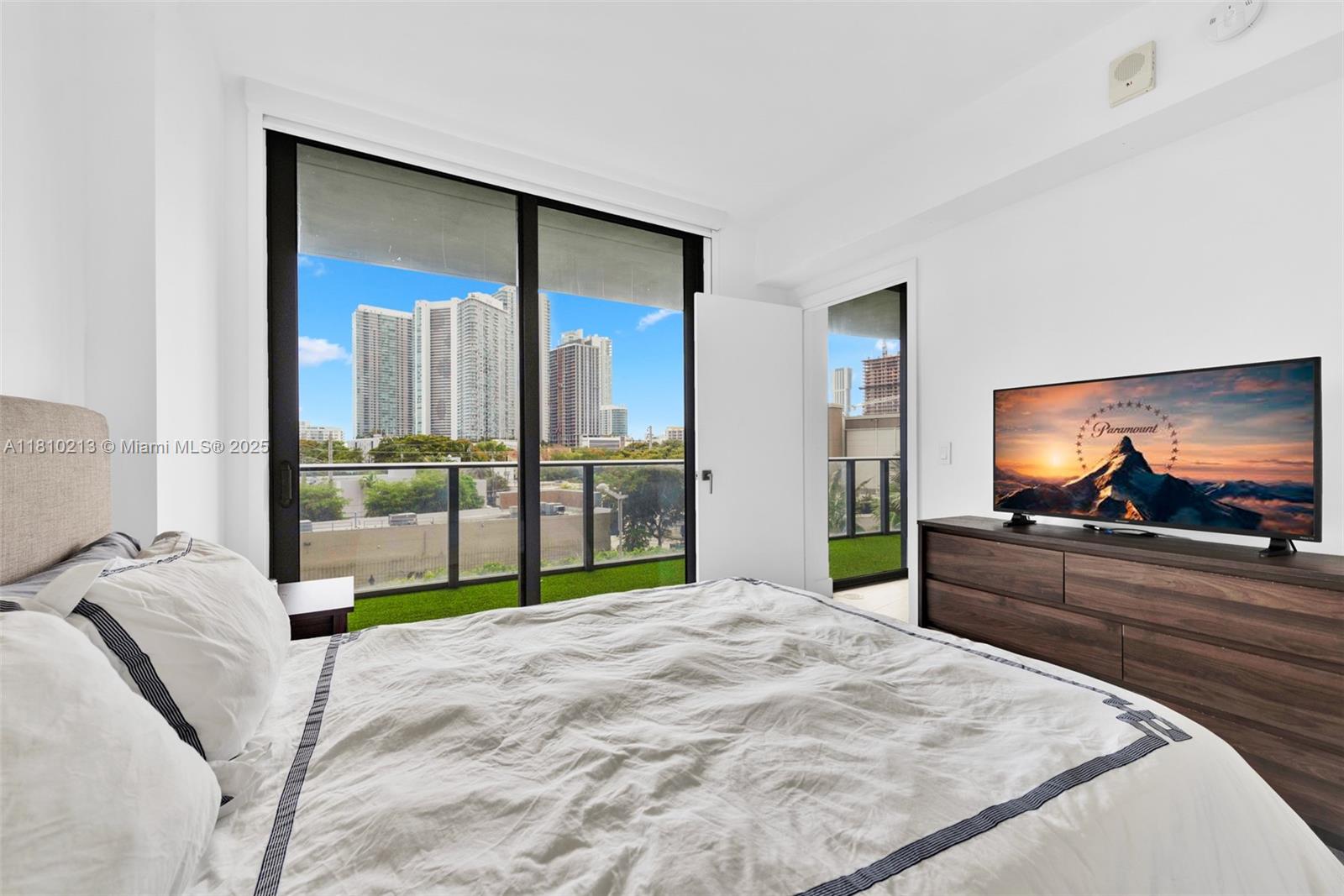 3401 MIDTOWN CONDO - Residential Lease