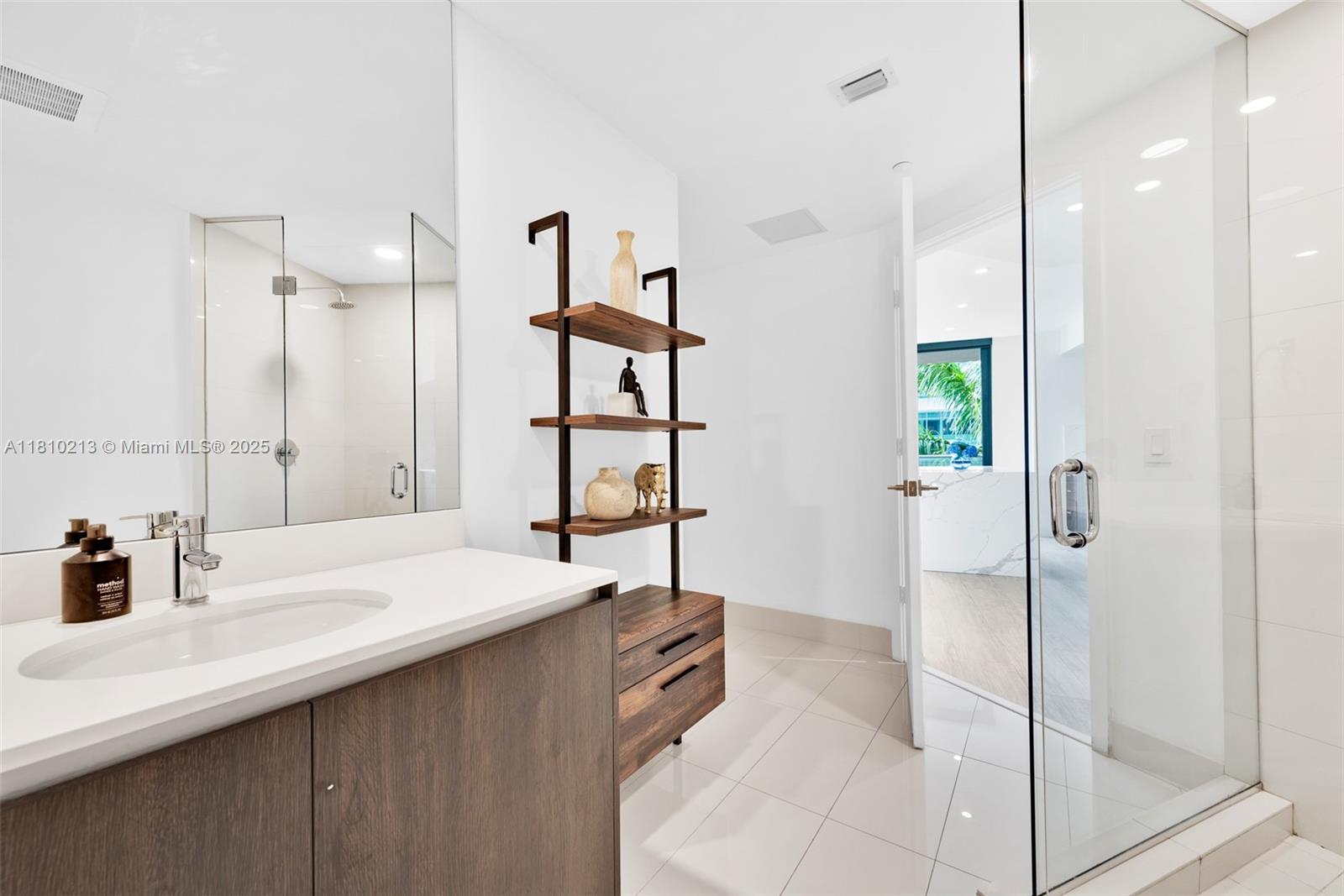 3401 MIDTOWN CONDO - Residential Lease