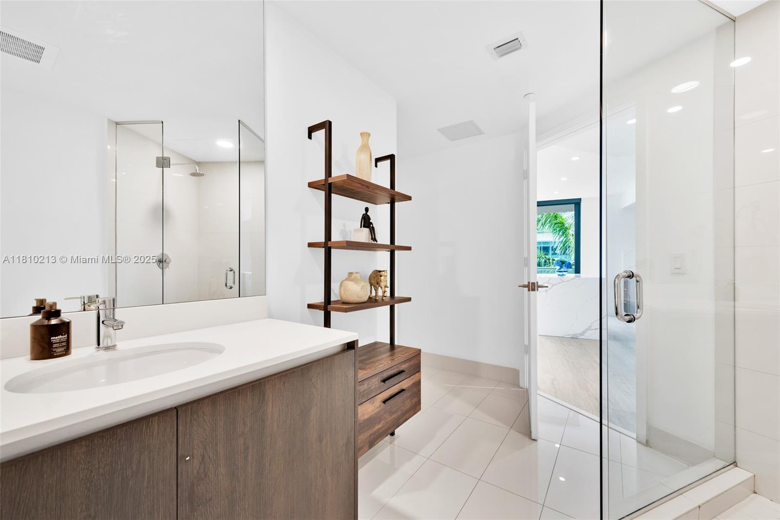 3401 MIDTOWN CONDO - Residential Lease