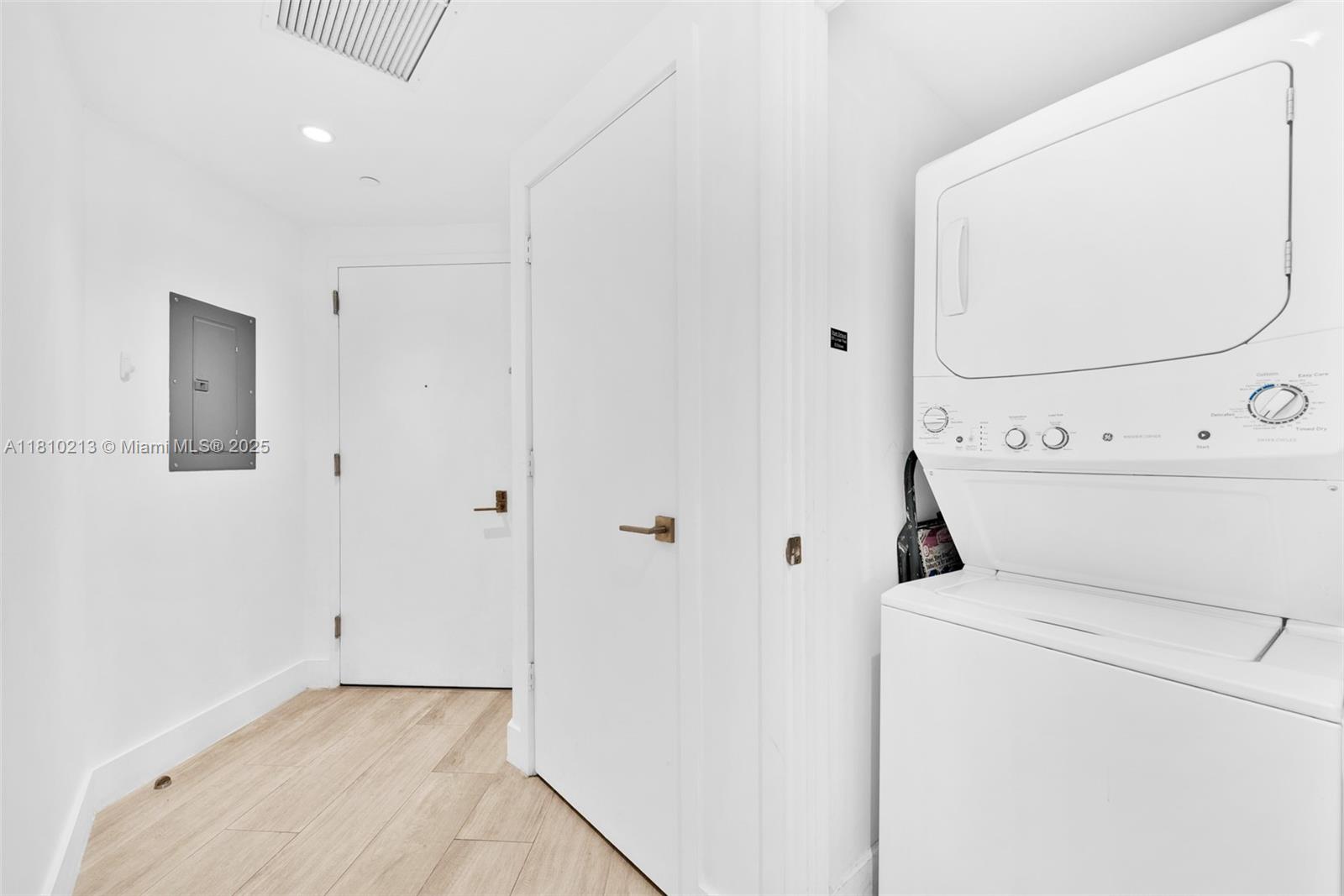 3401 MIDTOWN CONDO - Residential Lease