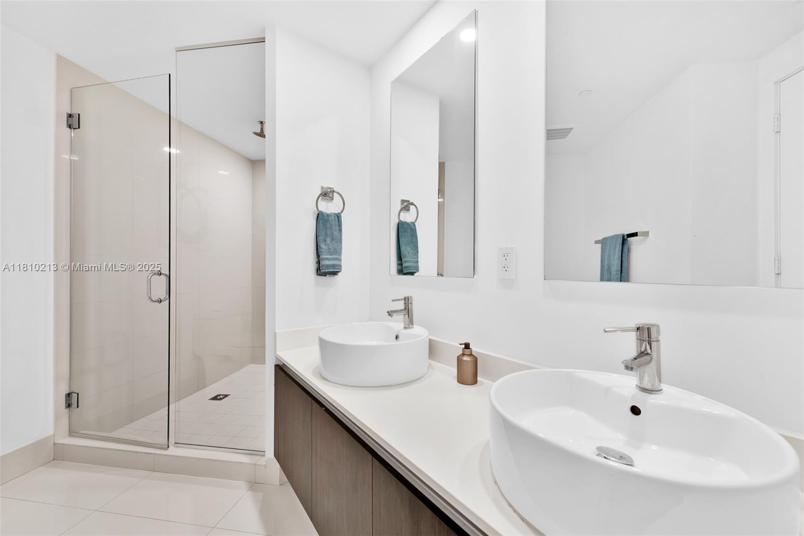 3401 MIDTOWN CONDO - Residential Lease