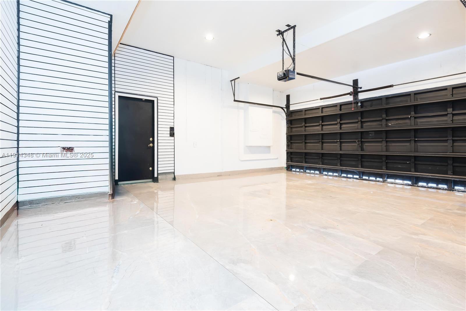 SUNSET LAKES PLAT ONE - Residential Lease