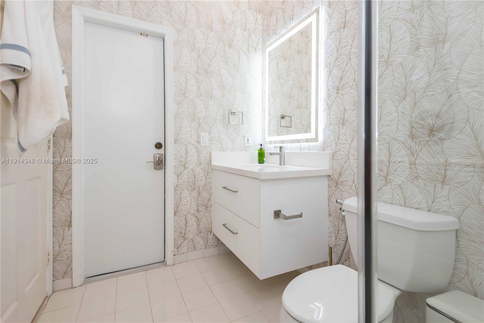 SUNSET LAKES PLAT ONE - Residential Lease