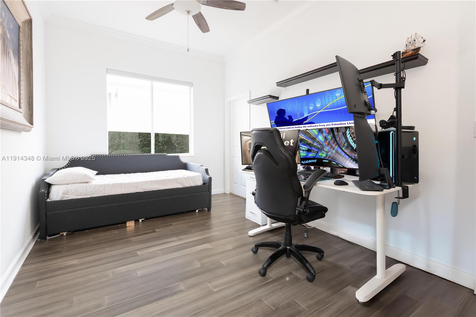 SUNSET LAKES PLAT ONE - Residential Lease