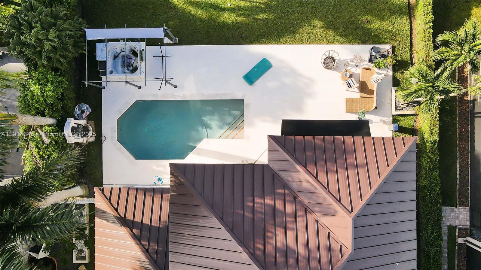 SUNSET LAKES PLAT ONE - Residential Lease