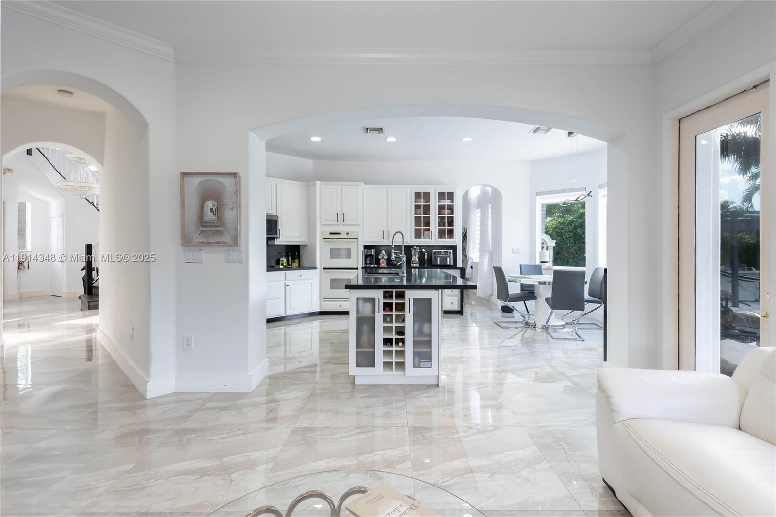 SUNSET LAKES PLAT ONE - Residential Lease