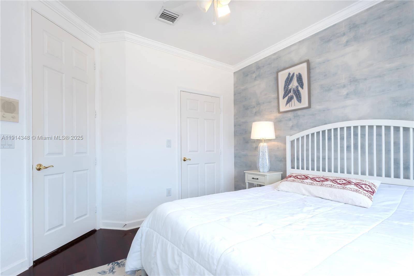 SUNSET LAKES PLAT ONE - Residential Lease