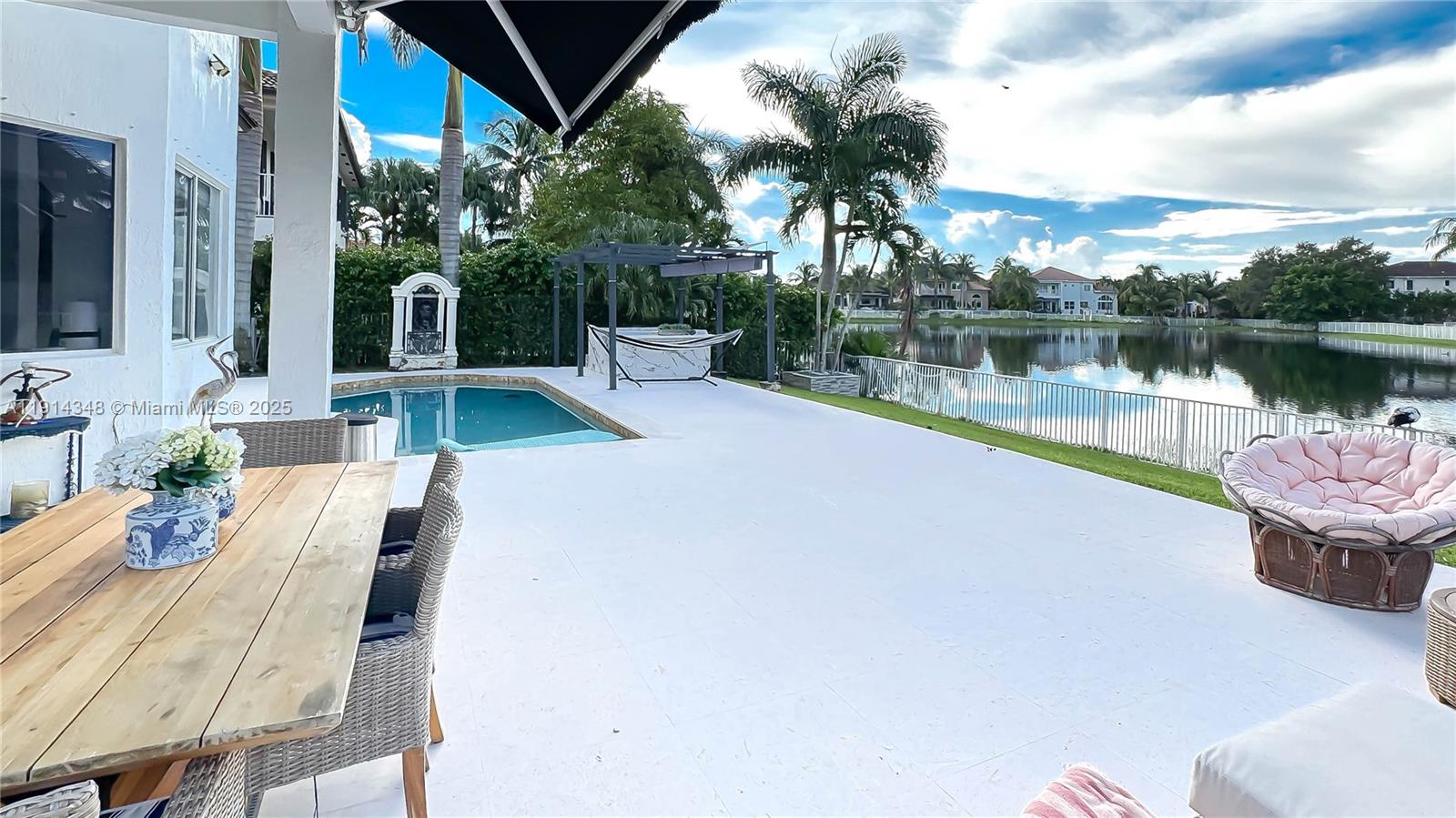 SUNSET LAKES PLAT ONE - Residential Lease