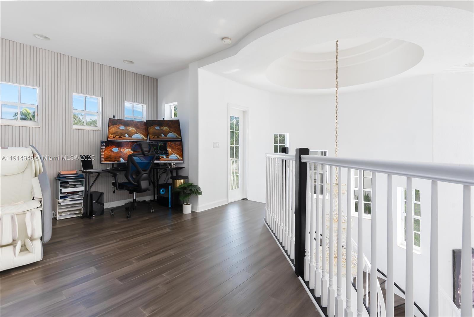 SUNSET LAKES PLAT ONE - Residential Lease