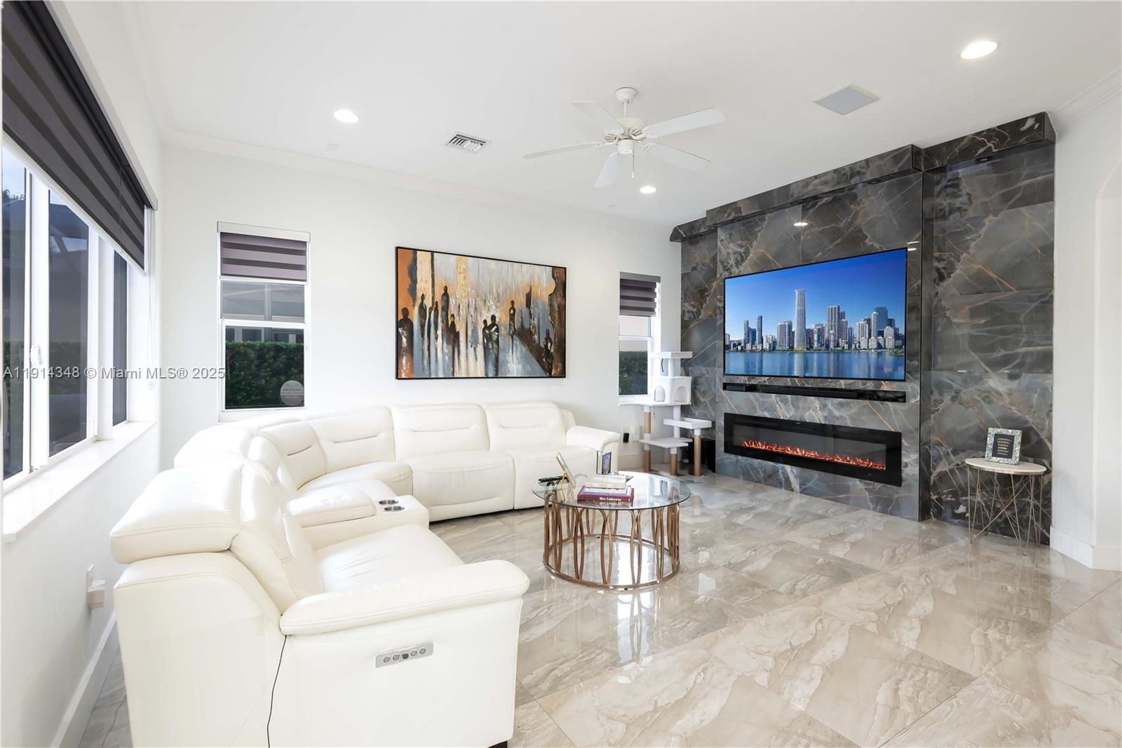 SUNSET LAKES PLAT ONE - Residential Lease