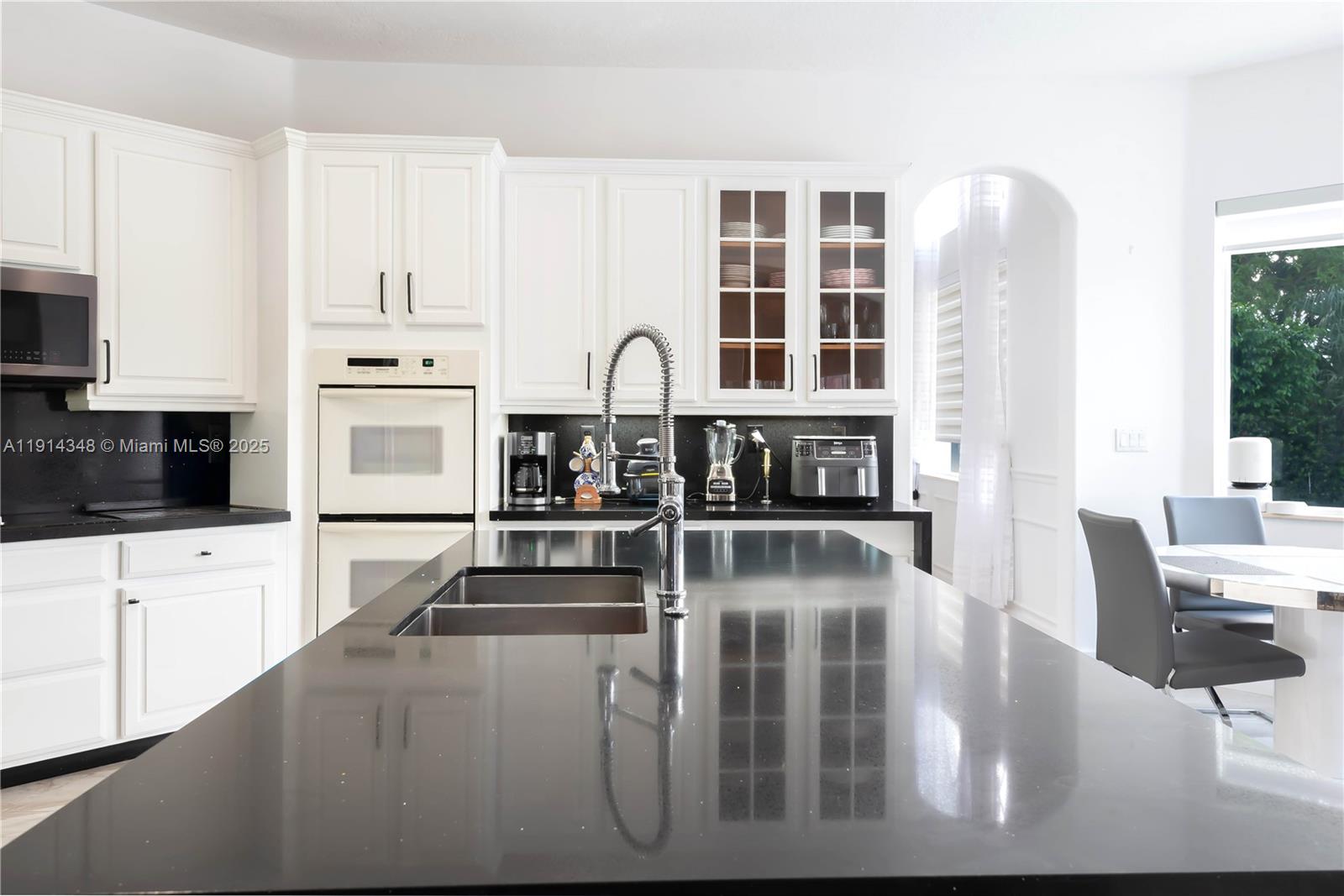 SUNSET LAKES PLAT ONE - Residential Lease