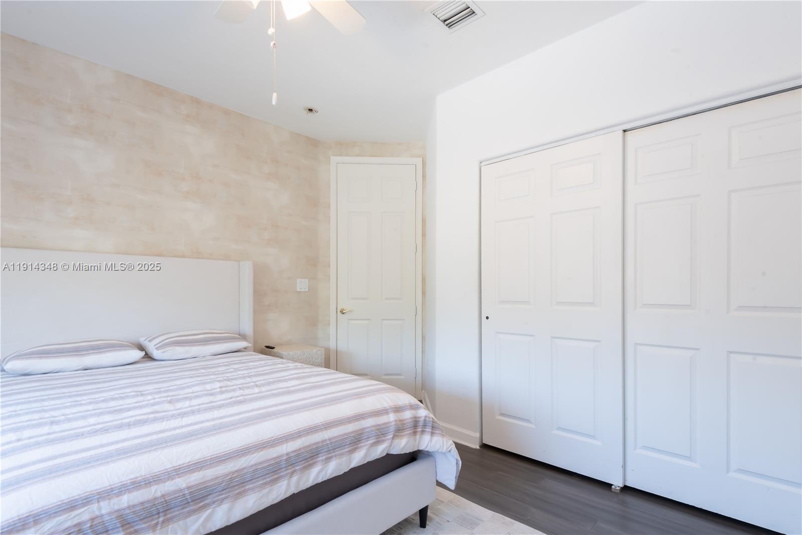 SUNSET LAKES PLAT ONE - Residential Lease