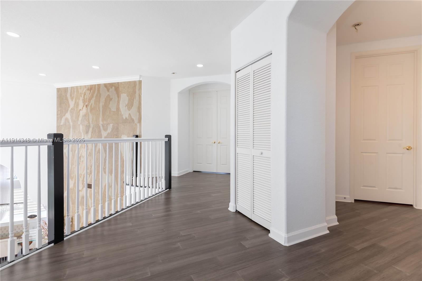 SUNSET LAKES PLAT ONE - Residential Lease