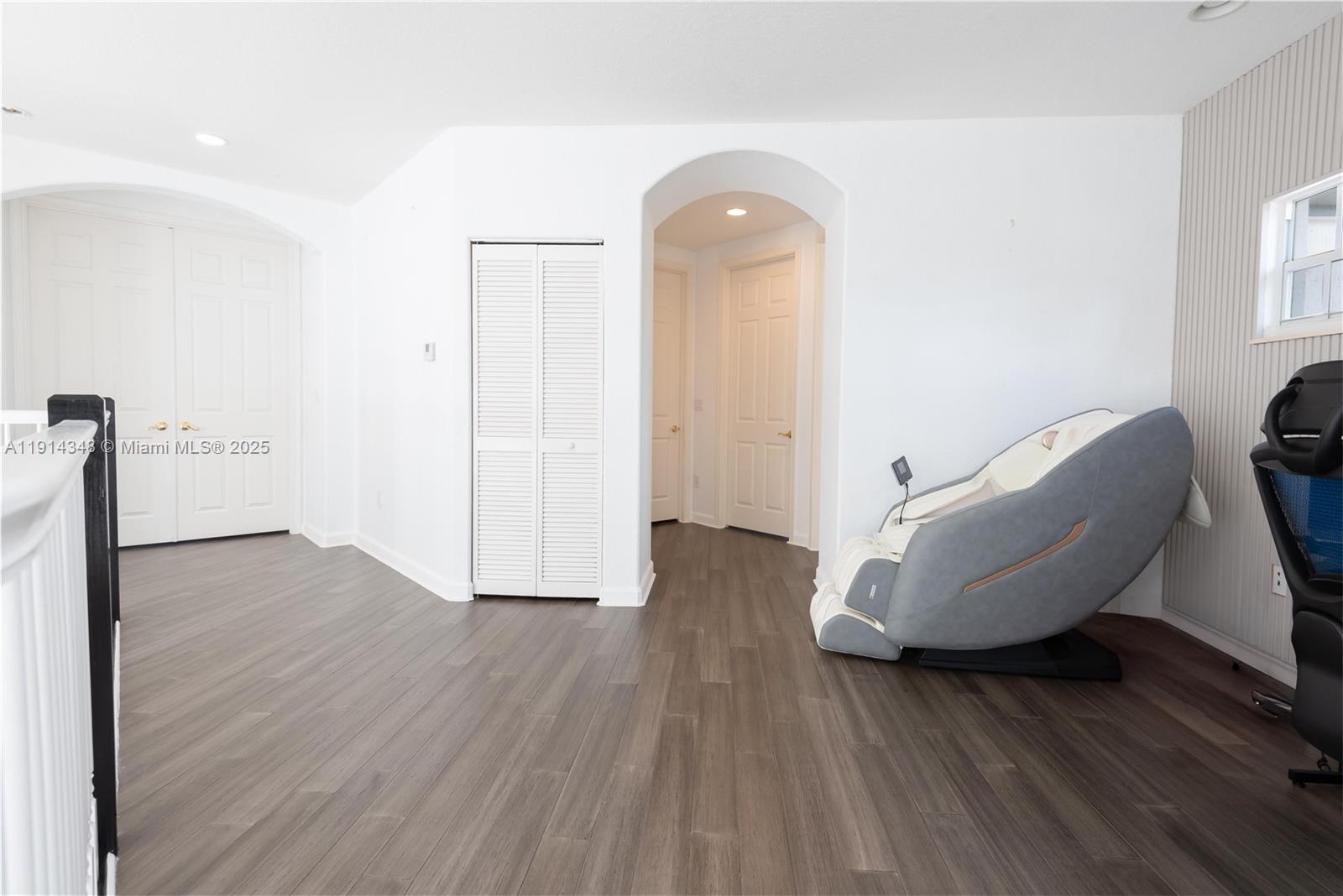 SUNSET LAKES PLAT ONE - Residential Lease