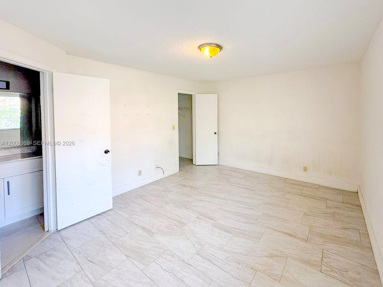 CORAL KEY CONDO - Residential