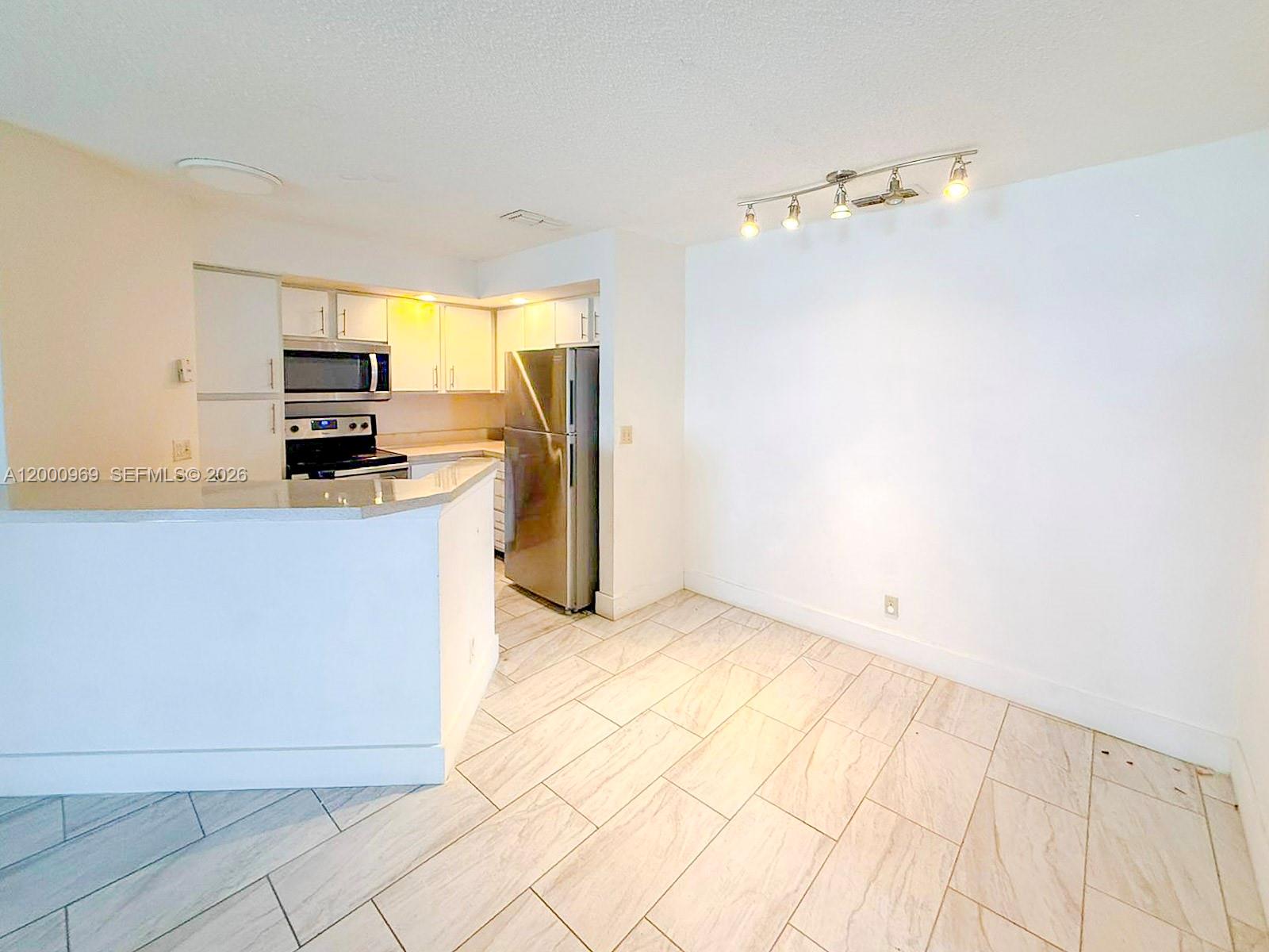 CORAL KEY CONDO - Residential
