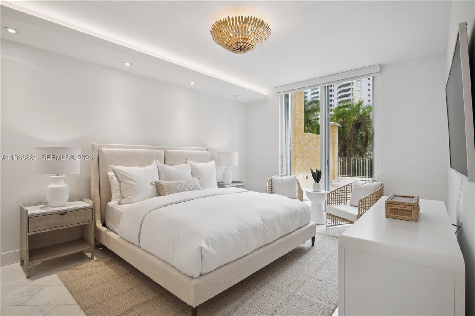 715 Crandon Blvd 206