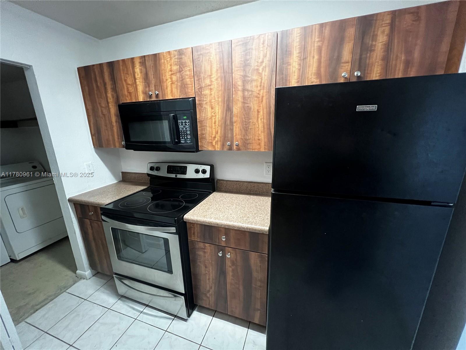 2844 Nw 55th Ave 1B, Lauderhill, Miami-Dade County, Florida - 2 Bedrooms  
2 Bathrooms - 
