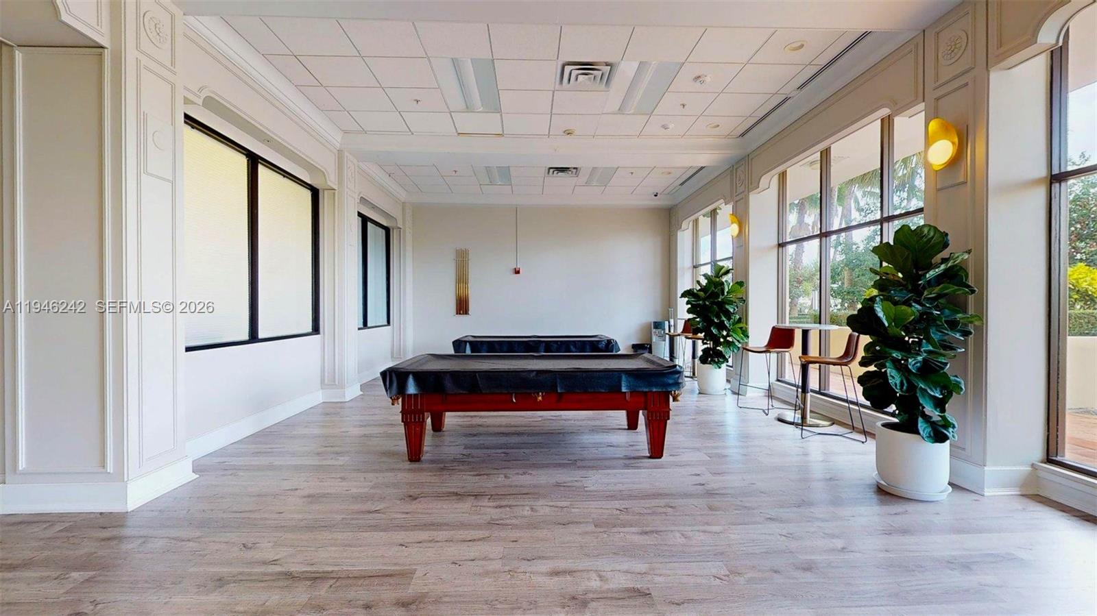 5600 CONDO - Residential