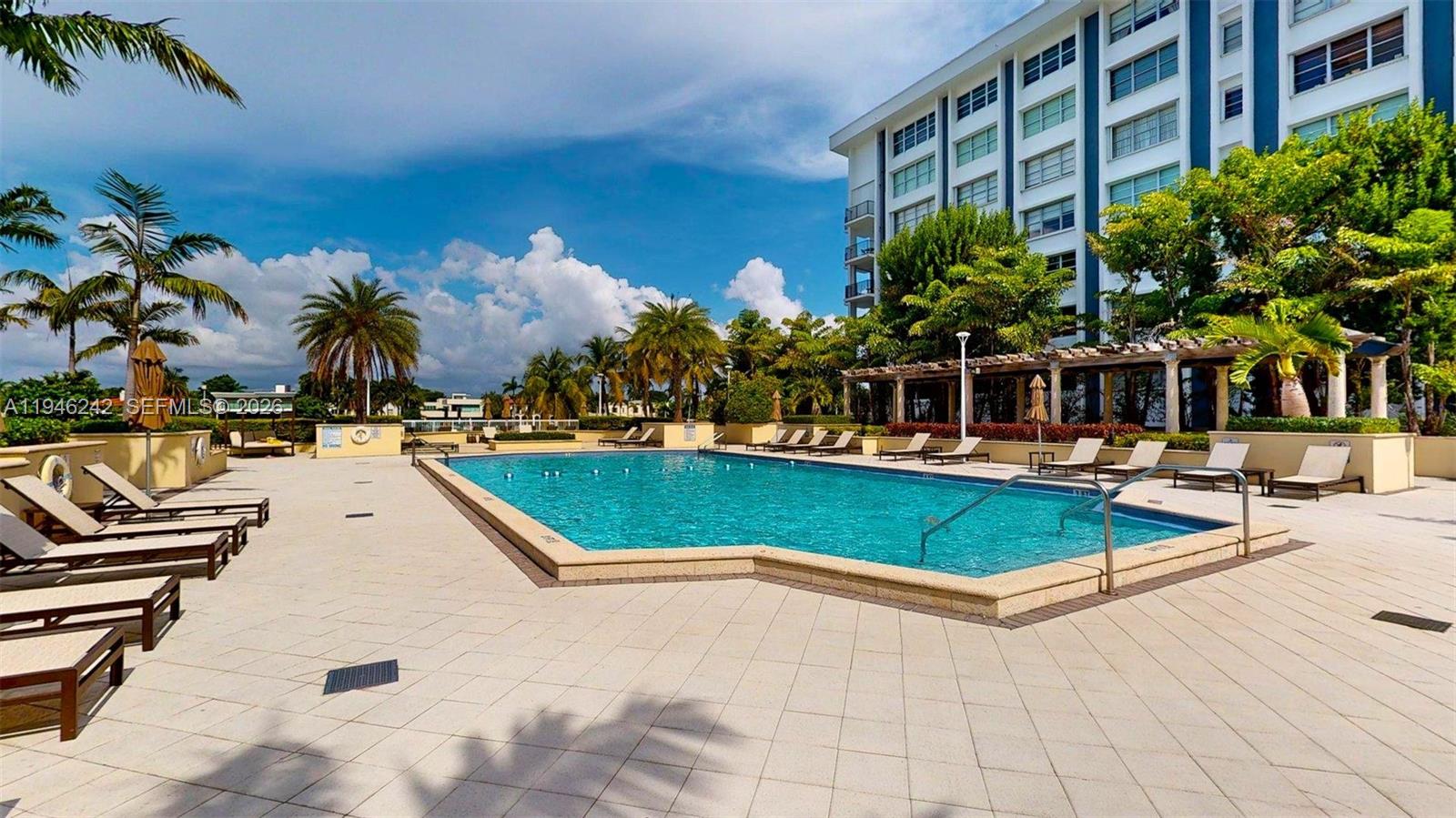 5600 CONDO - Residential