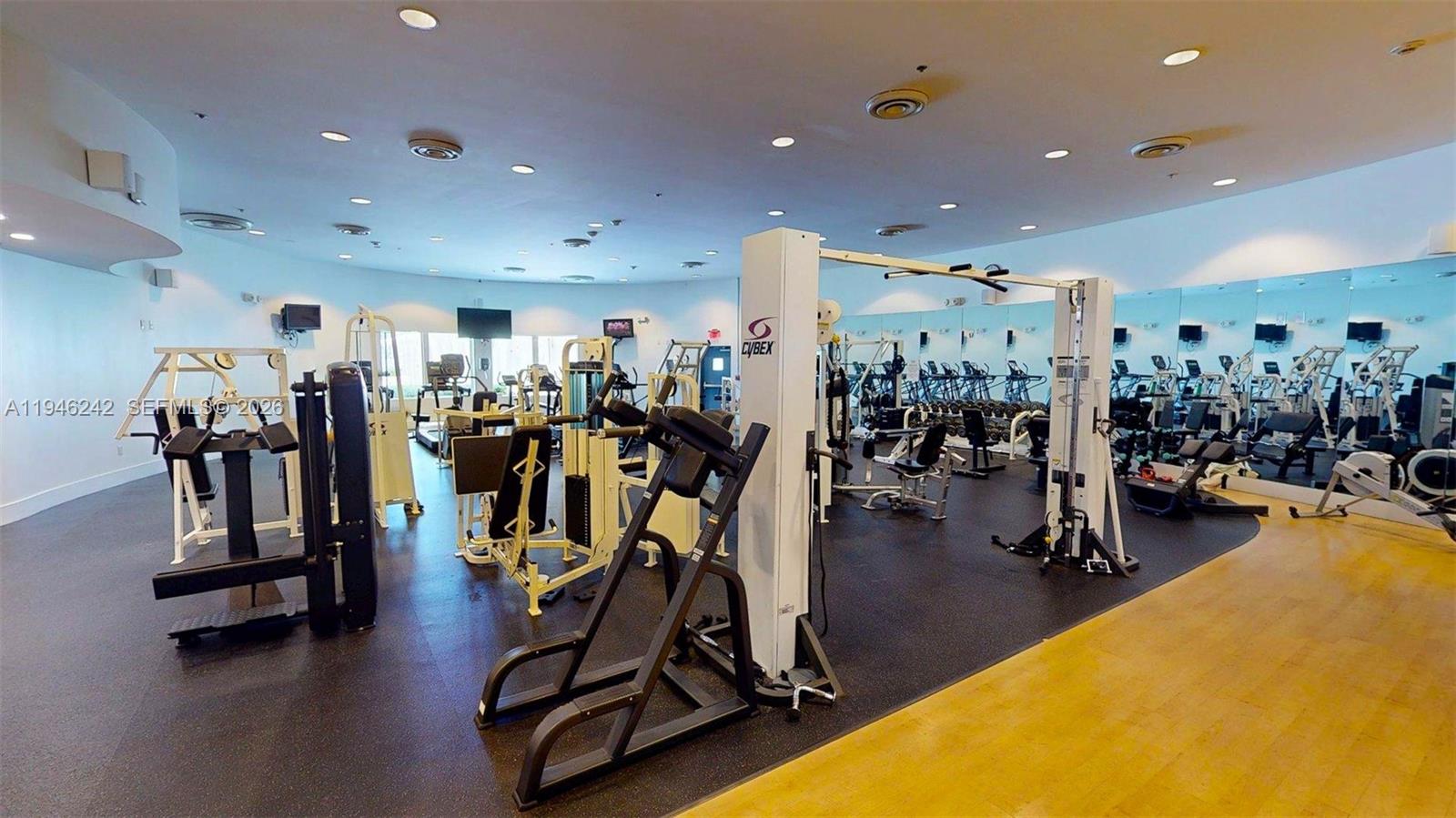 5600 CONDO - Residential