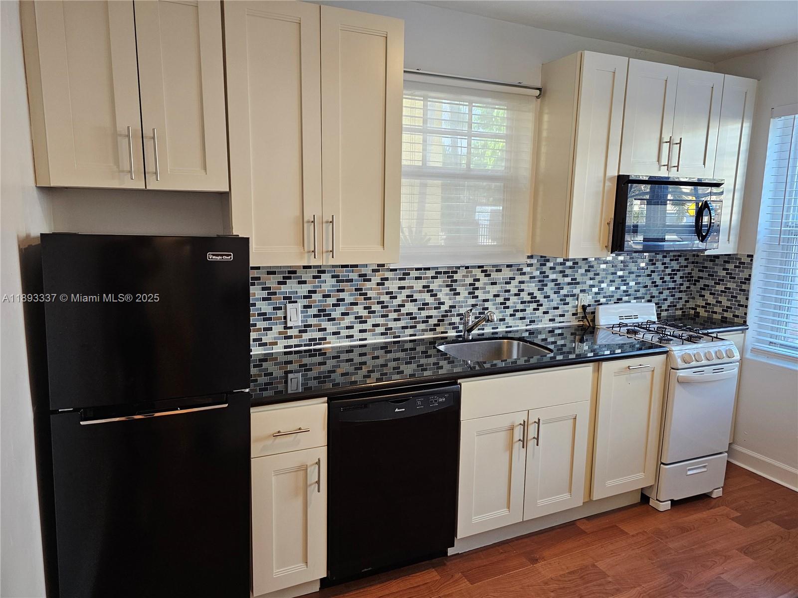 LINCOLN SUB - Residential Lease