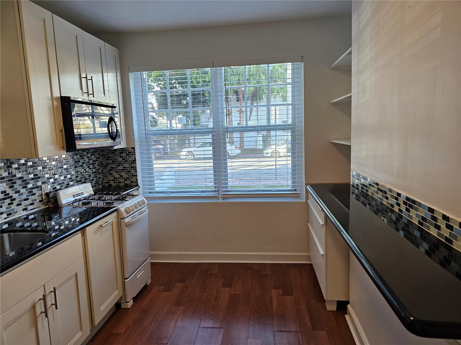 LINCOLN SUB - Residential Lease