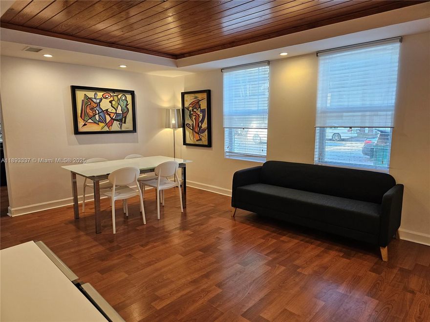 Spacious one bedroom/1 bathroom apartment corner unit in a small and a quiet condominium. First floor entry. Furnished. New central A/C. Big kitchen. LAUNDRY FACILITY. Availabile starting Dec 18 2025.