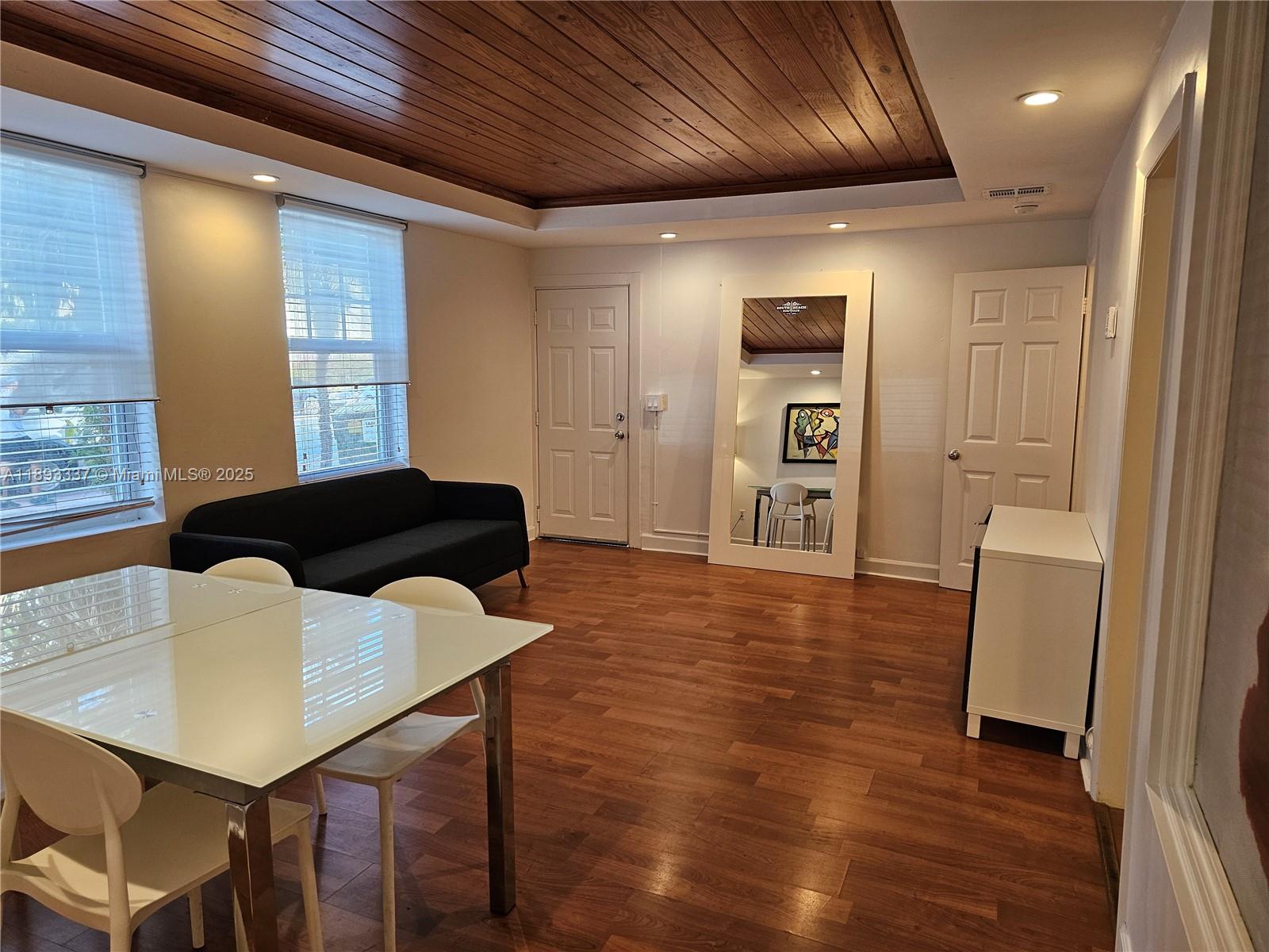 LINCOLN SUB - Residential Lease