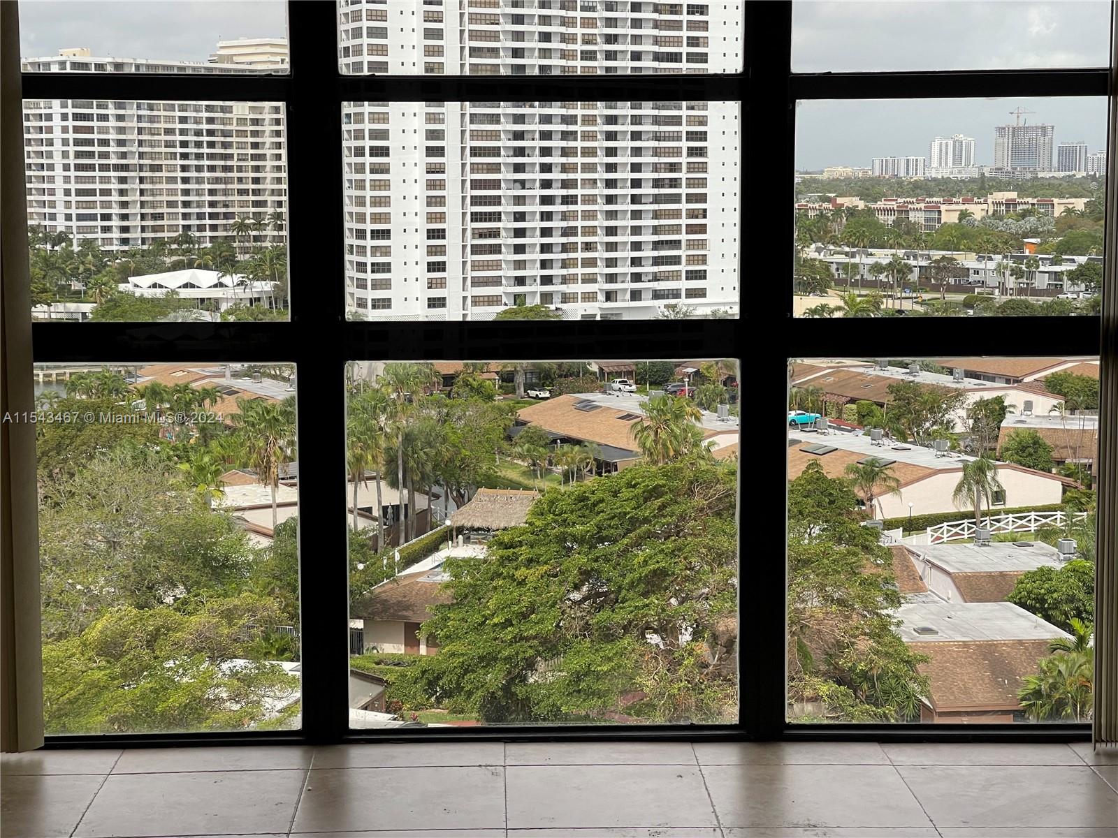 THREE ISLANDS HALLANDALE - Residential