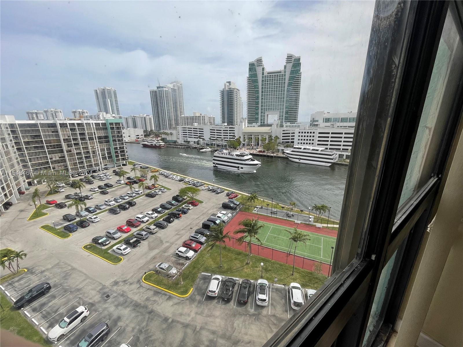 THREE ISLANDS HALLANDALE - Residential