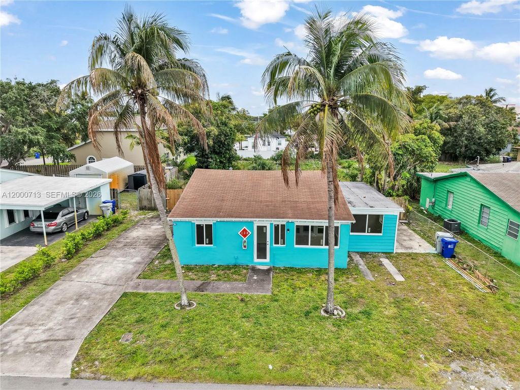 Photo of 128 NE 7th St, Pompano Beach, FL 33060 (MLS # A12000713)