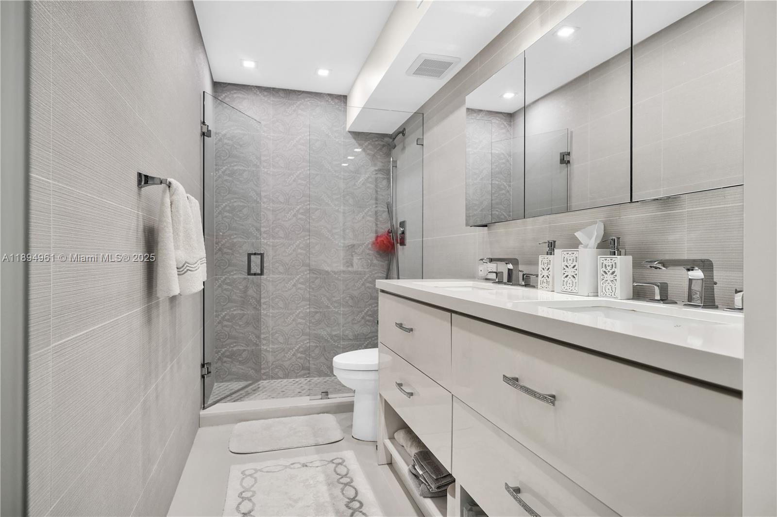 HEMISPHERES CONDO - Residential Lease