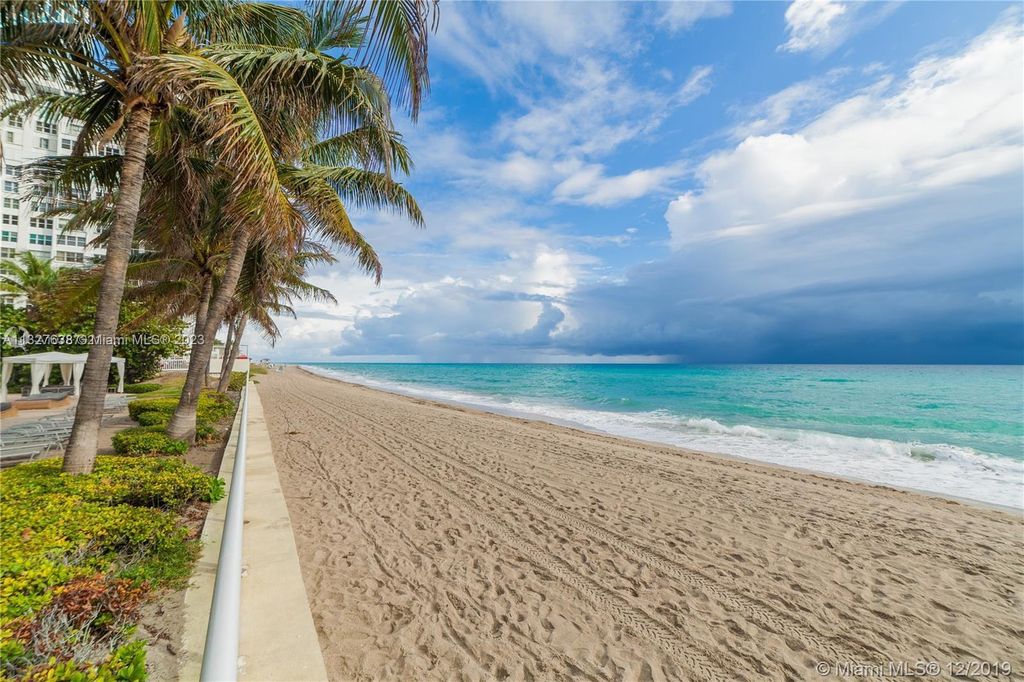 Photo of 3001 S Ocean Dr #1543, Hollywood, FL 33019 (MLS # A11327638)